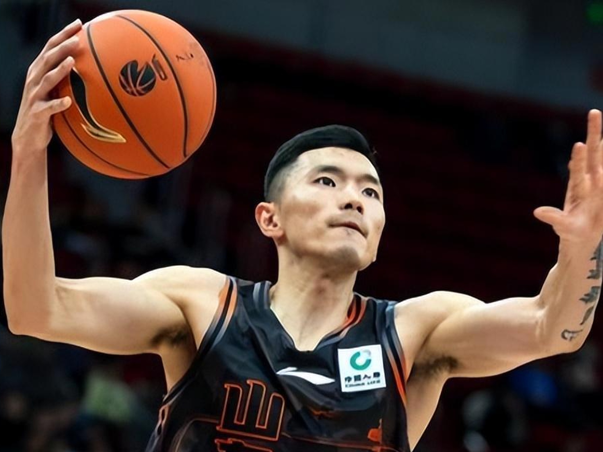 爱游戏-布莱顿内部沟通备战CBA季后赛转会期北京首钢调整名单以备荷甲，风云突变犹他爵士今夜回应争议直接炸裂