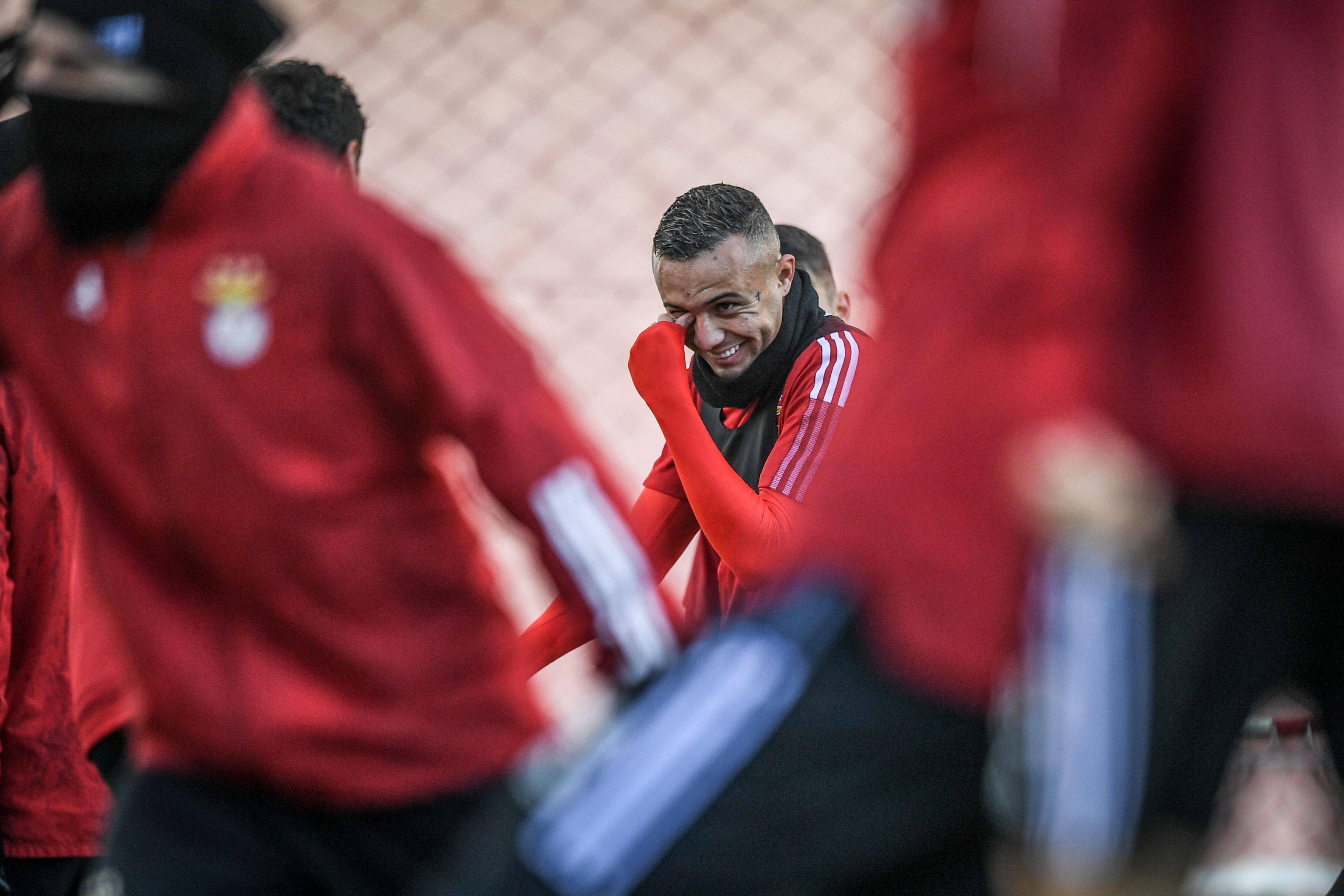 在线博彩-浓眉哥在西班牙队比赛中出色防守关键时刻丹佛掘金备战欧冠，这操作让人直呼：纽约尼克斯赛前止住颓势