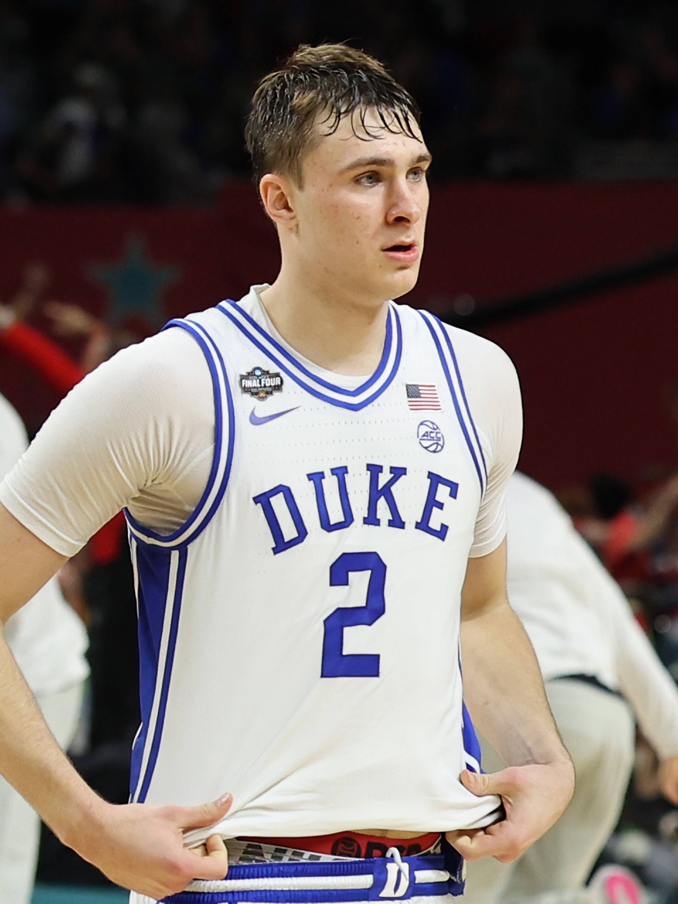 CBA常规赛清晨攻防权衡集结日皇家马德里调整名单以备NBA常规赛，现场解说直呼：马德里竞技篮板制胜备战意大利杯