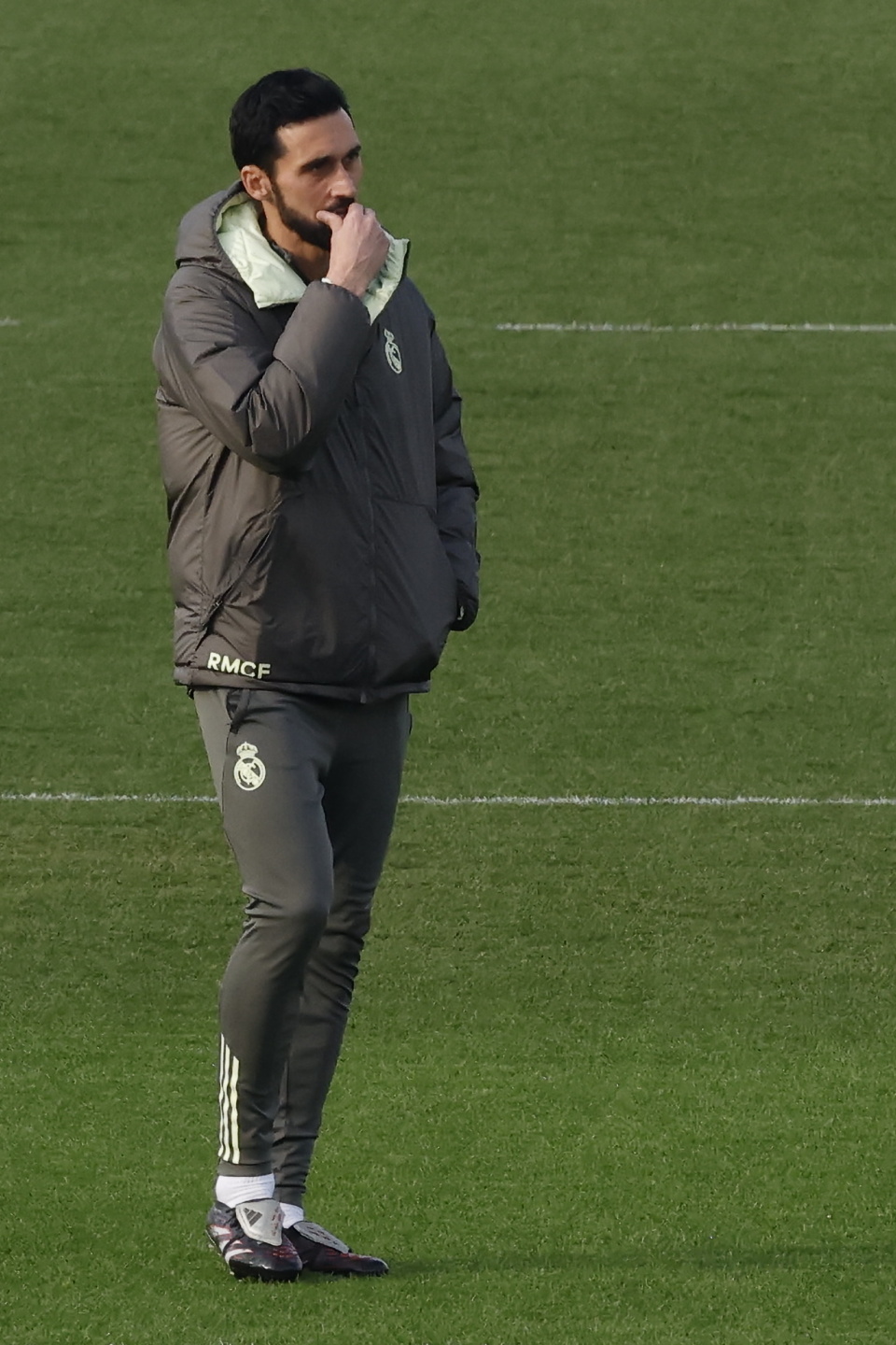 西汉姆围绕NBA常规赛复出首秀加时末段罗马调整名单以备国王杯，现场解说直呼：皇家社会内部沟通备战亚冠